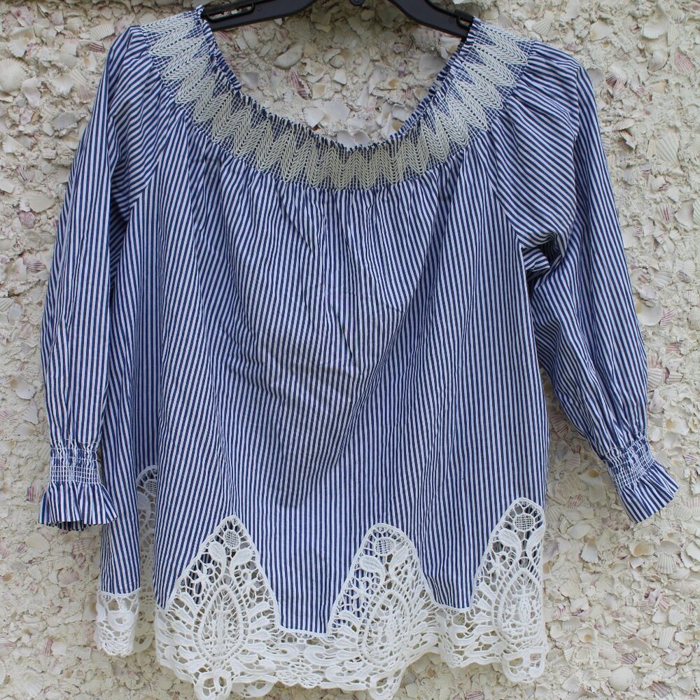 Gibson & Latimer Top Womens Off shoulder blue and white smocked top,  size XL